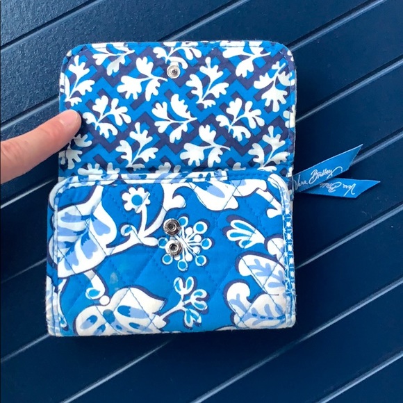 Bundle of Vera Bradley Essentials - Picture 7 of 14